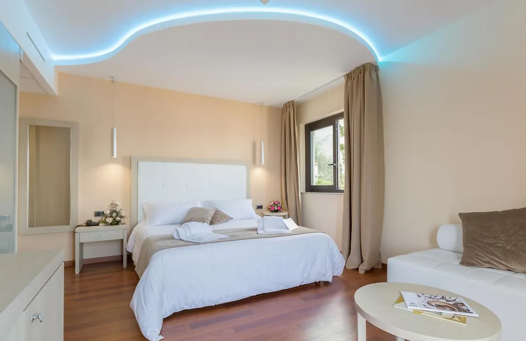 Hotel Villa Esperia-1
